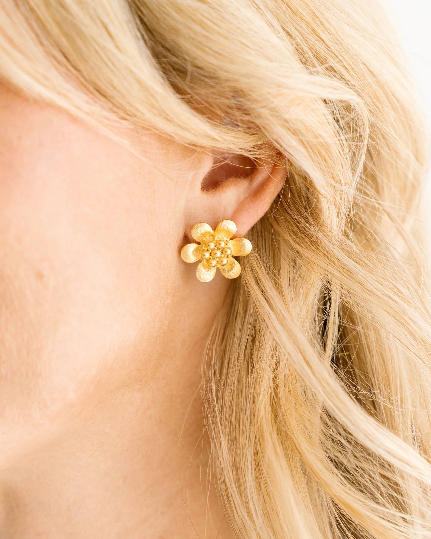 Daisy Studs